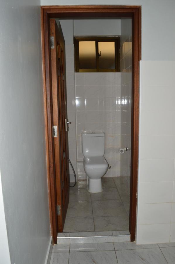 Hotel Tiffany Mombasa Bagian luar foto