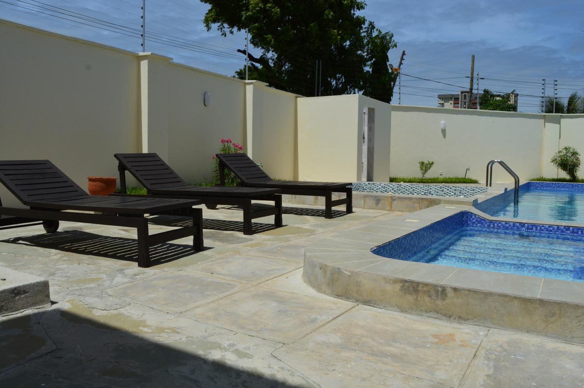 Hotel Tiffany Mombasa Bagian luar foto