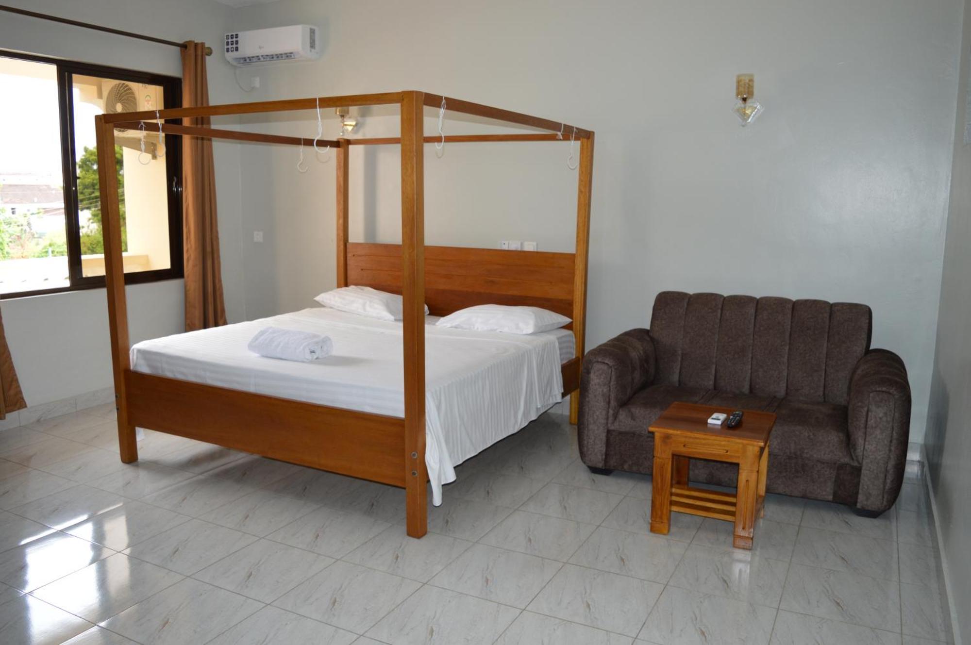 Hotel Tiffany Mombasa Bagian luar foto