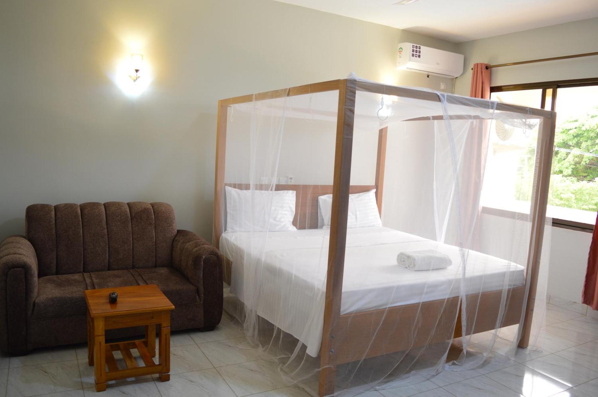 Hotel Tiffany Mombasa Bagian luar foto