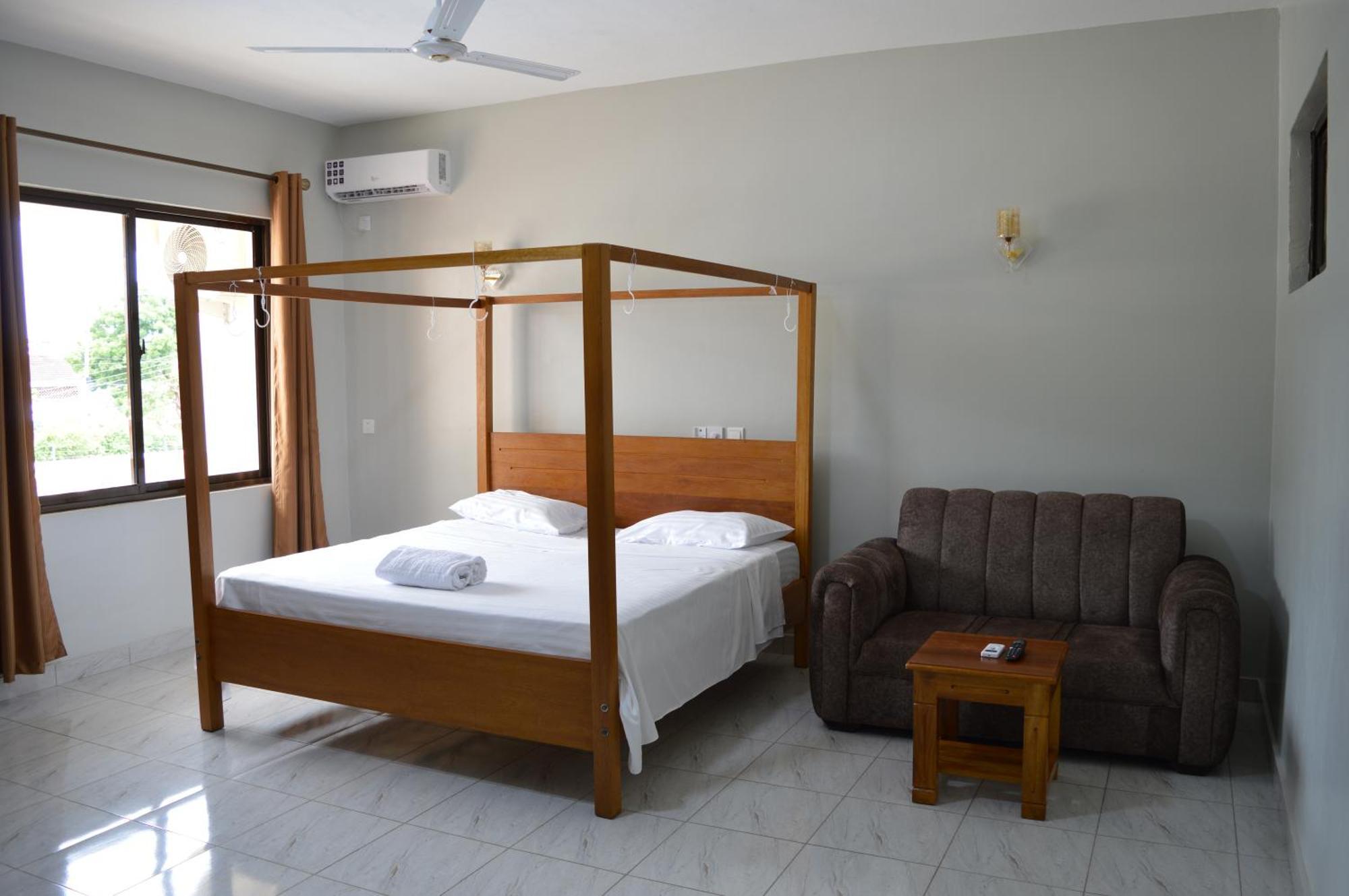 Hotel Tiffany Mombasa Bagian luar foto