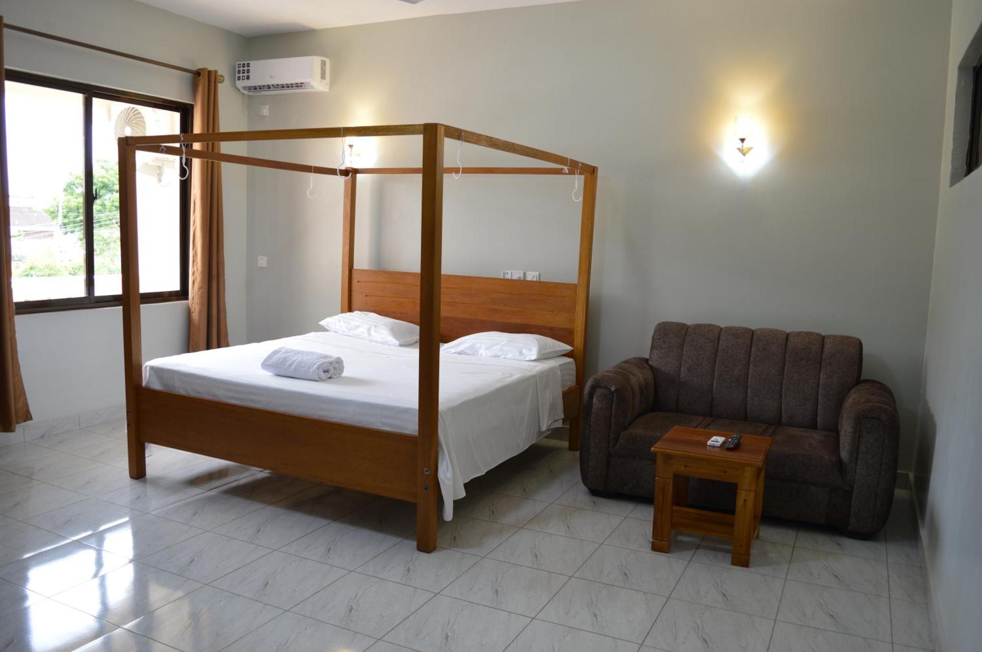 Hotel Tiffany Mombasa Bagian luar foto