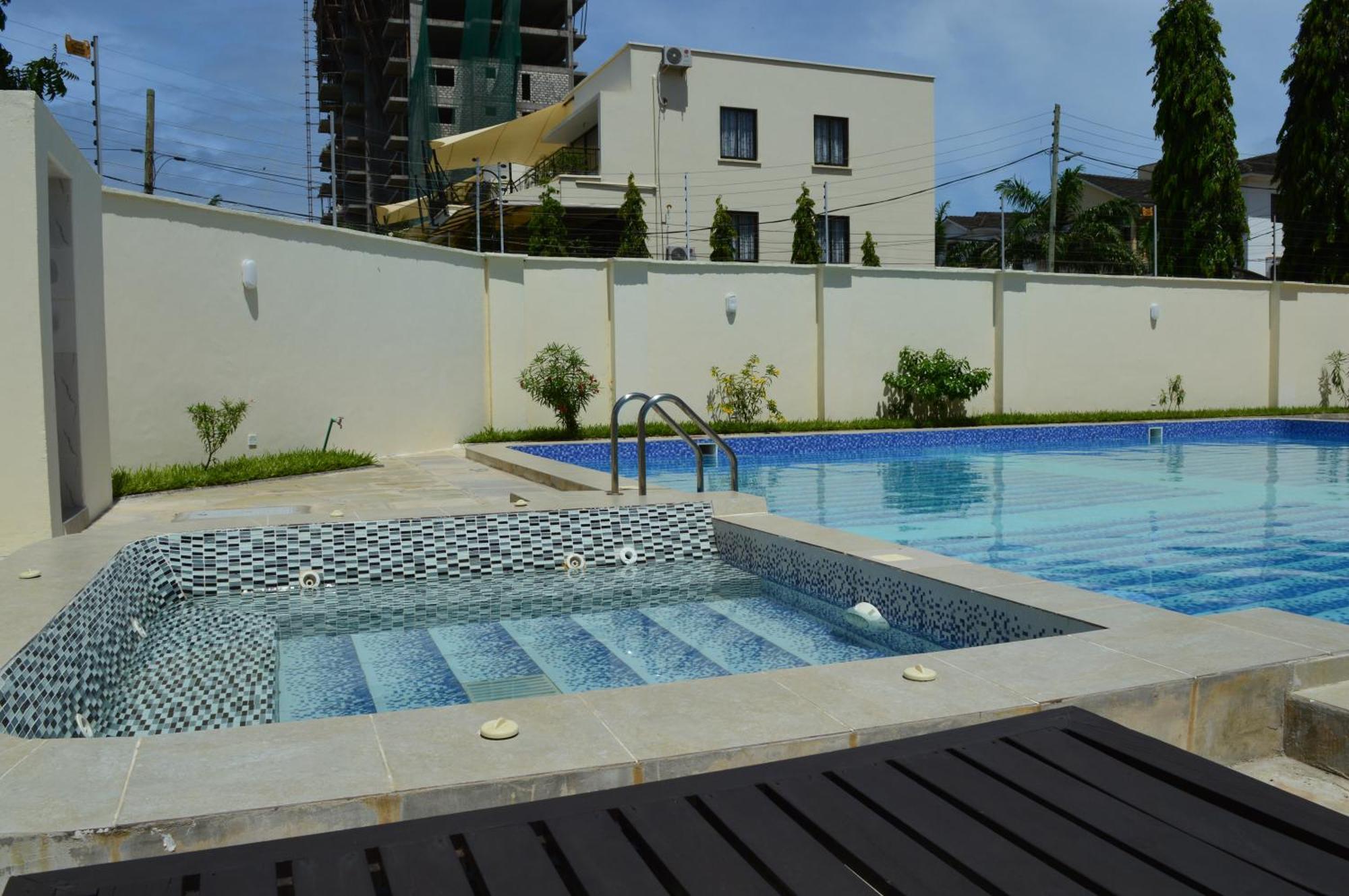 Hotel Tiffany Mombasa Bagian luar foto