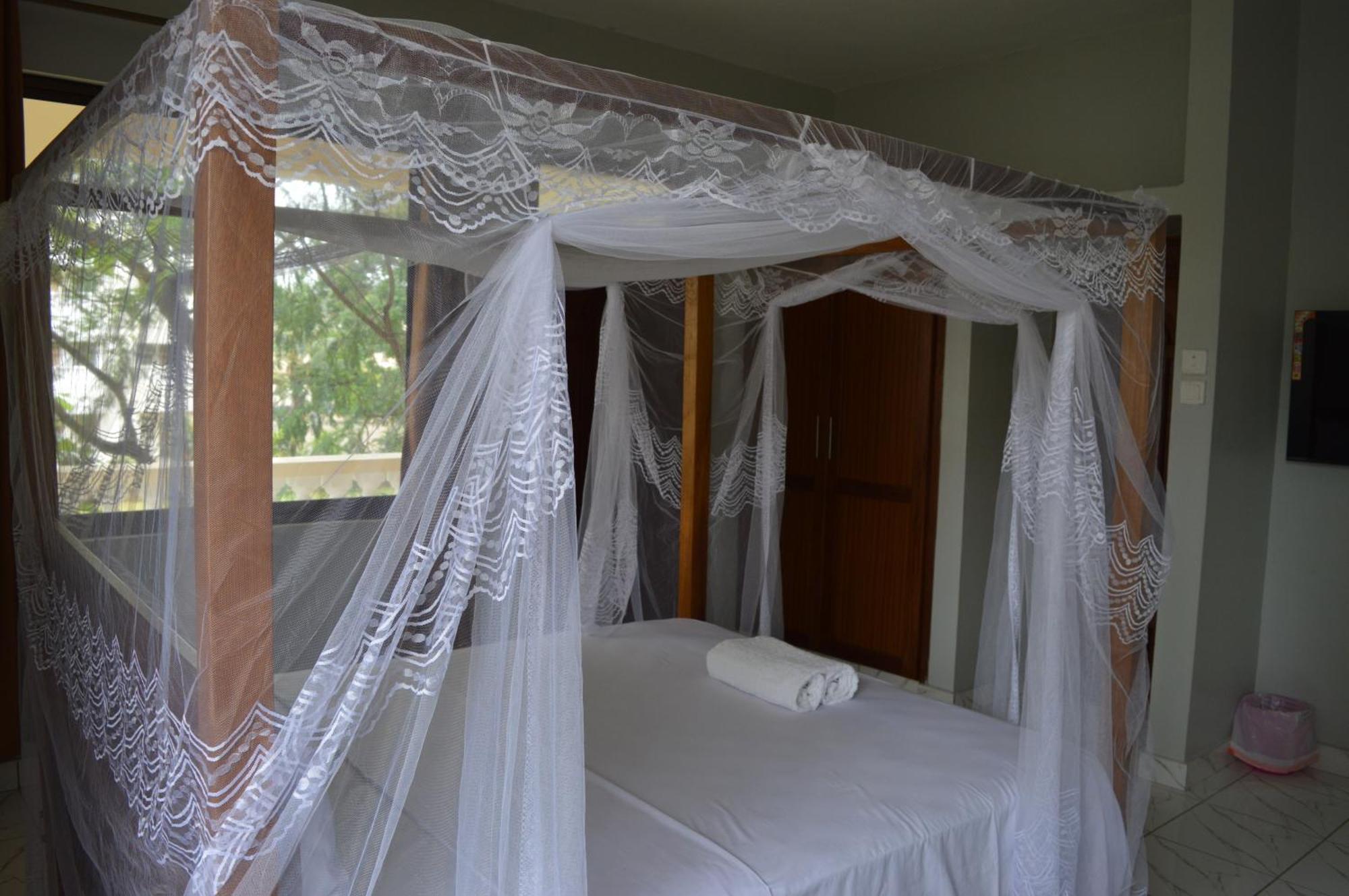 Hotel Tiffany Mombasa Bagian luar foto